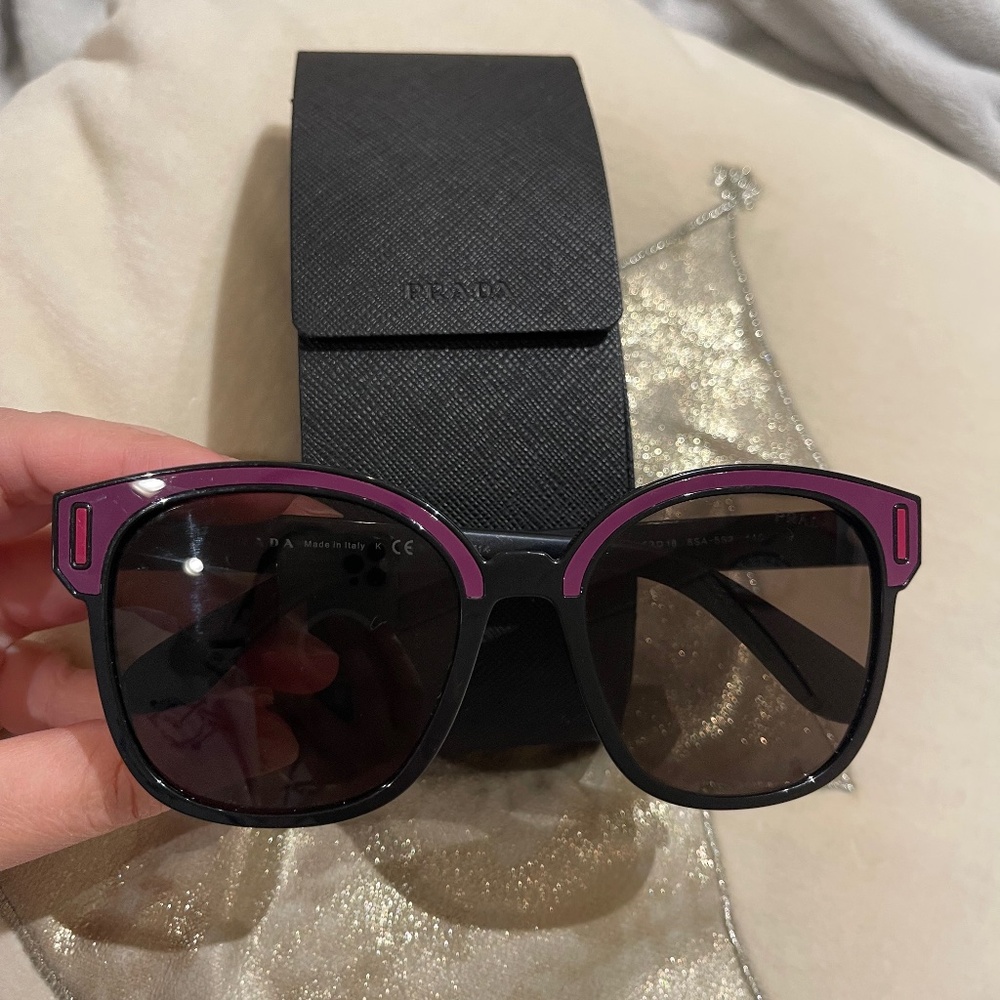 Authentic Prada sunglasses! ♥️